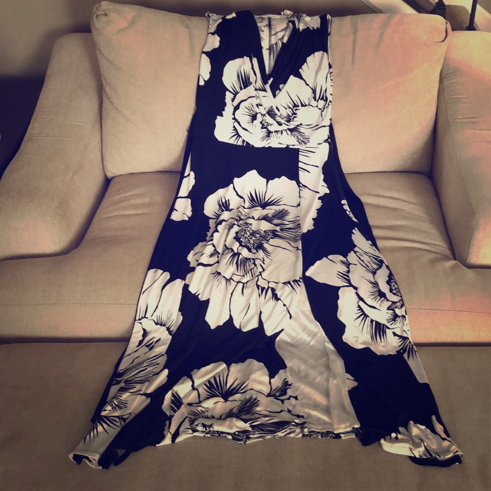 New York & Company Maxi Dress - size M